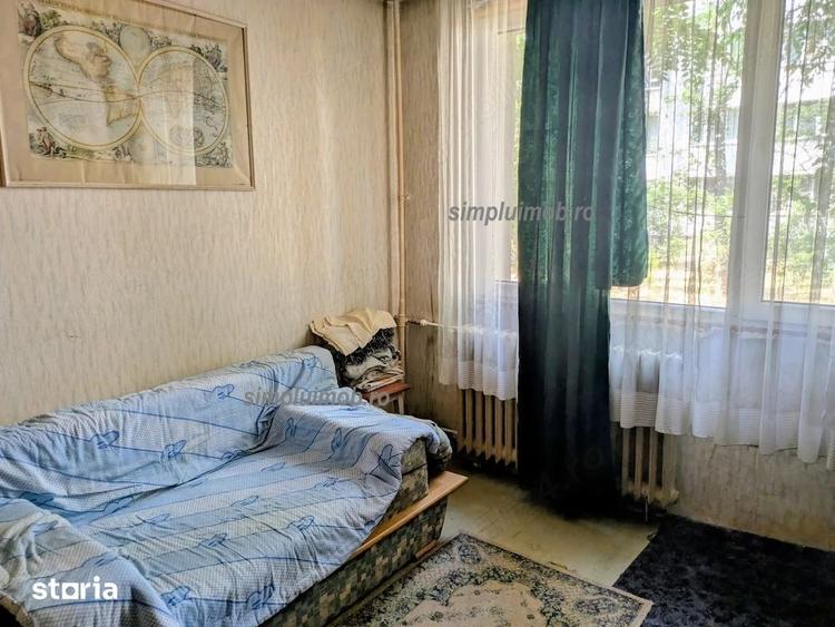 Apartament cu 3 camere decomandat în Titan — fotografia 1