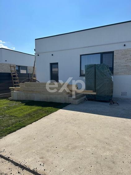 Casă individuală cu 3 camere cu Teren 250 Mp în Clinceni