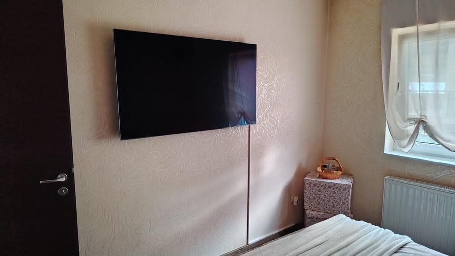 Apartament cu 3 camere semidecomandat în Florești