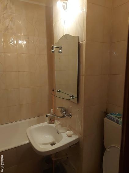 Apartament cu 3 camere semidecomandat în Câmpina