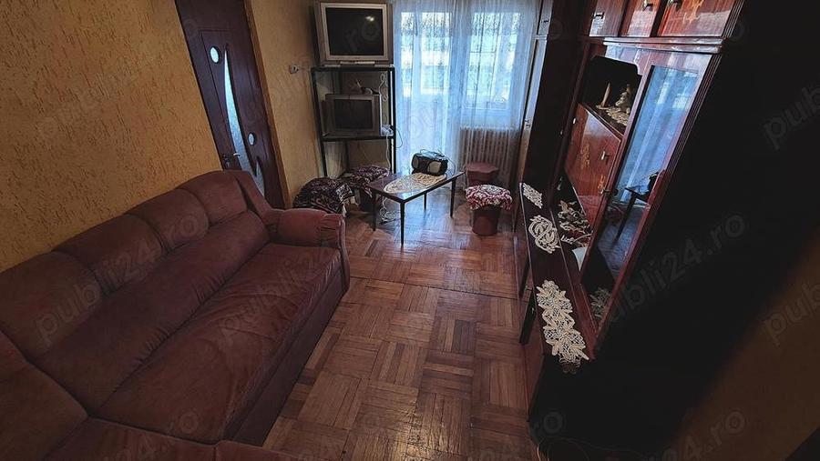 Apartament cu 3 camere semidecomandat în Lugoj