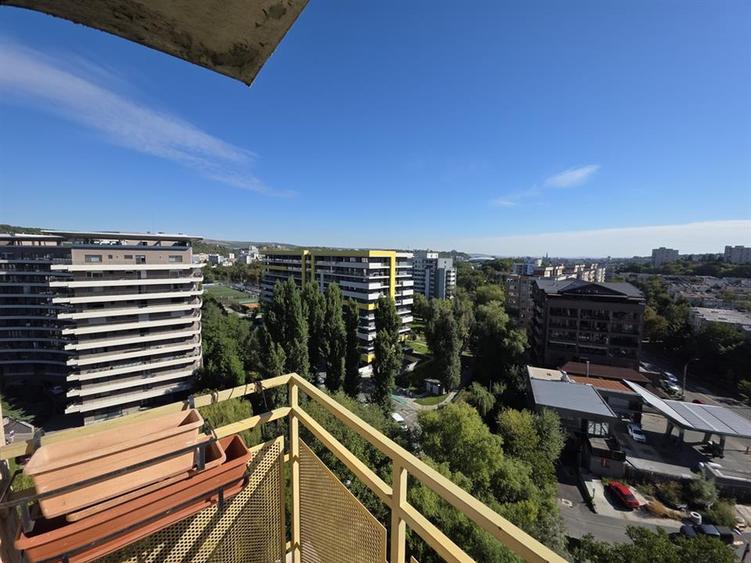 Apartament cu 2 camere semidecomandat în Plopilor
