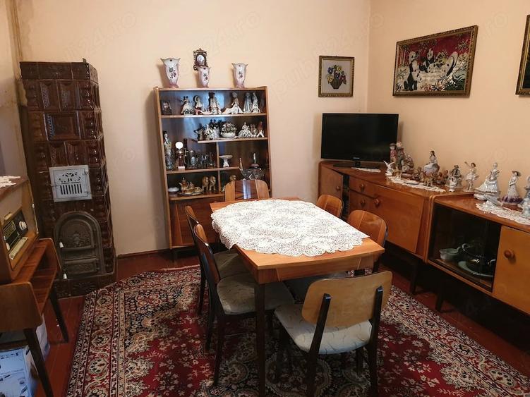 Casă cu 3 camere cu Teren 1169 Mp în Lăpușnicu Mare