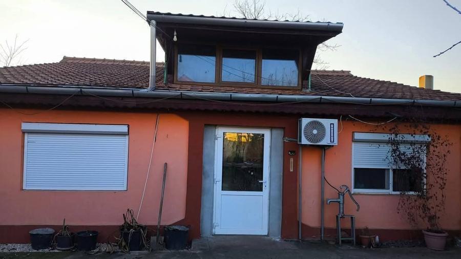 Casă individuală cu 5 camere cu Garaj în Sânnicolau Mare