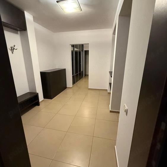Apartament cu 3 camere decomandat în Faleza Nord