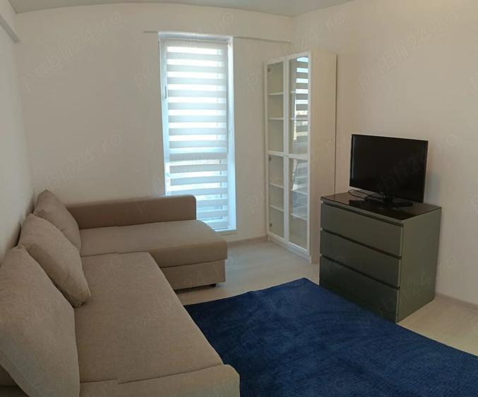 Apartament cu 2 camere semidecomandat în Metalurgiei