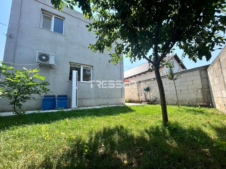 Casă cu 5 camere cu Canalizare în Lumina