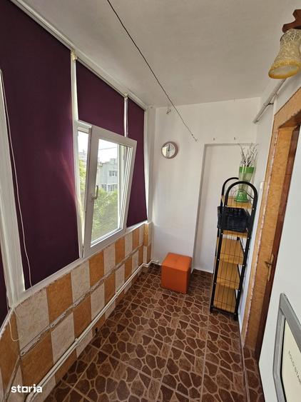 Apartament cu 2 camere decomandat în Calarași 4