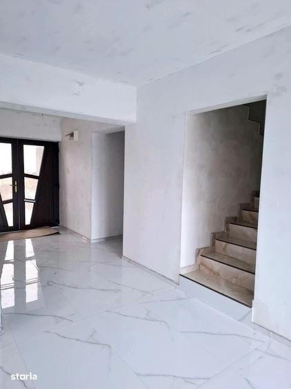 Casă cu 4 camere cu Teren 517 Mp în Central