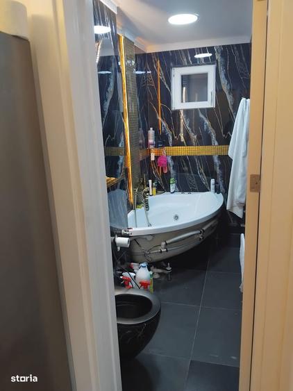 Apartament cu 3 camere semidecomandat în Tomis Nord