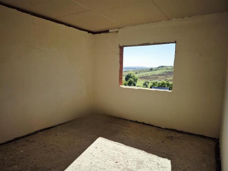 Casă cu 5 camere cu Teren 538 Mp în Bârnova