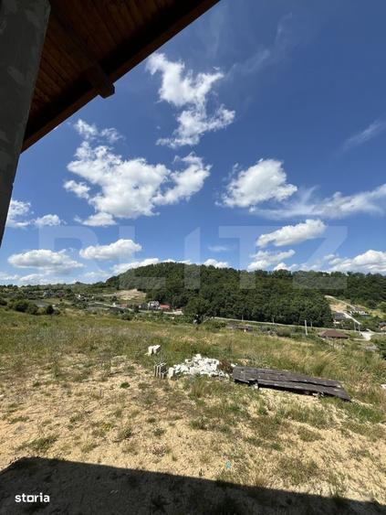 Casă cu 4 camere cu Teren 1000 Mp în Teaca