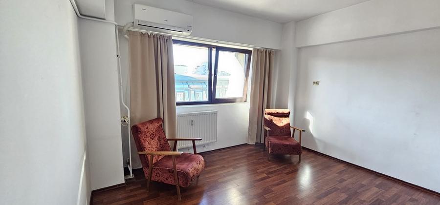 Apartament cu 2 camere decomandat în Calea Victoriei