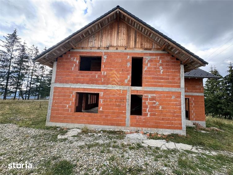 Spațiu comercial, de 440 mp, în Tiha Bârgăului