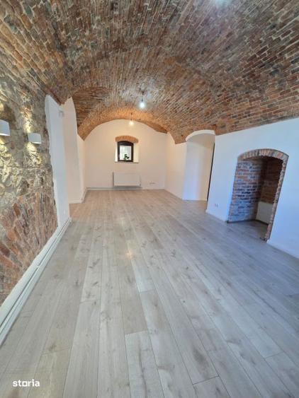 inchiriere - Spatiu de birouri situata in Piata din CENTRUL VECHI - 10