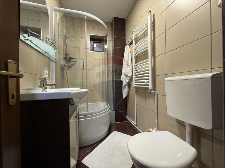 Casă / Vilă cu 7 camere de vânzare în Ovidiu Sud Constanta - 12