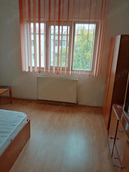 Apartament decomandat 4 camere, 1 mai, Sara - 7