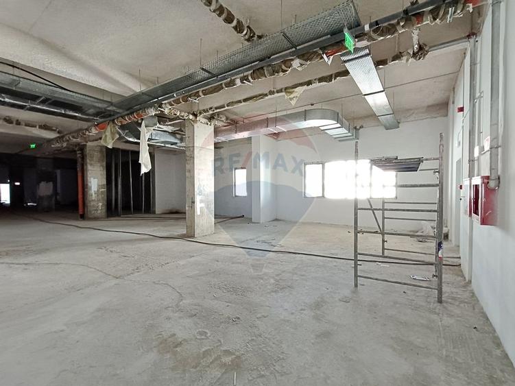 Inchiriere Spatiu Comercial langa Pasarela Metrou Berceni | Open Space - 18