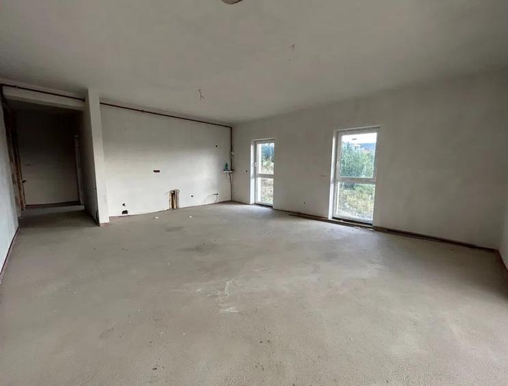 Apartament cu 2 camere semidecomandat în Borhanci