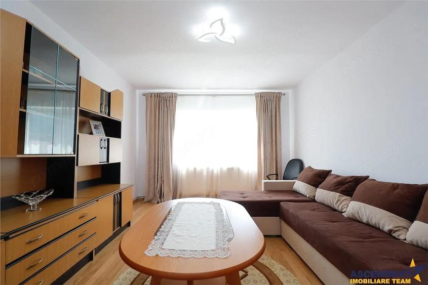 Apartament cu 2 camere decomandat în Est
