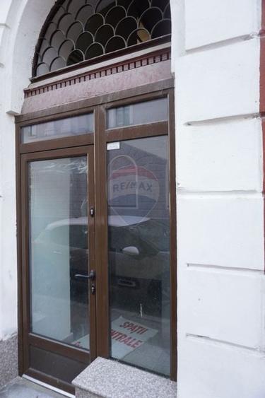 Spațiu comercial de 8mp de închiriat în zona Ultracentral - 1