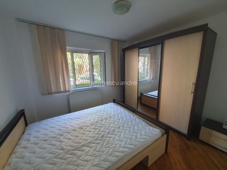 Camera in apartament de 3 camere, 150 euro
