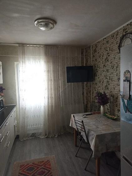 Apartament cu 3 camere decomandat în Găvana