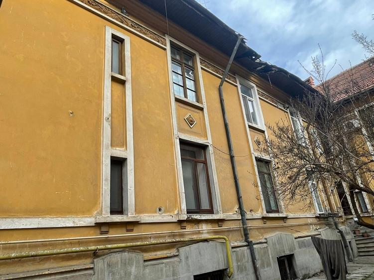 Garsoniera superba cu centrala proprie in cladire fara risc seismic - 9