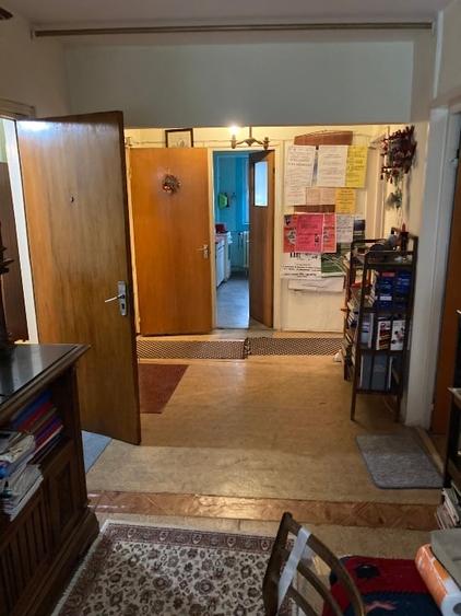 Apartament cu 4 camere decomandat în Colentina