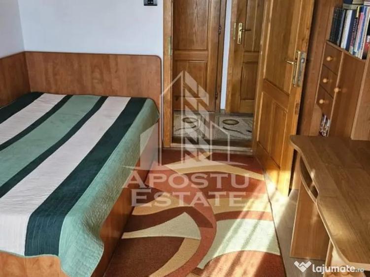 Apartament cu 3 camere decomandat în Fortuna