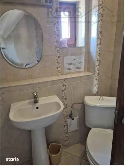 Casă cu 9 camere cu Teren 500 Mp în Central
