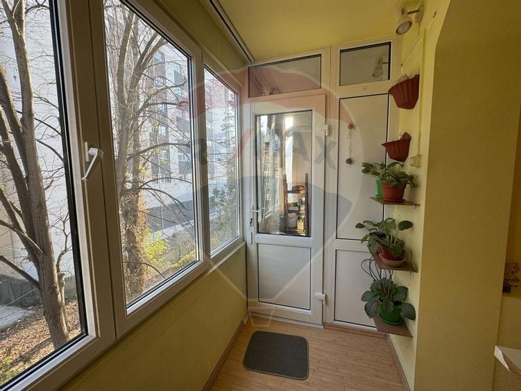 Apartament cu 3 camere de vânzare în zona Brazda lui Novac - 4