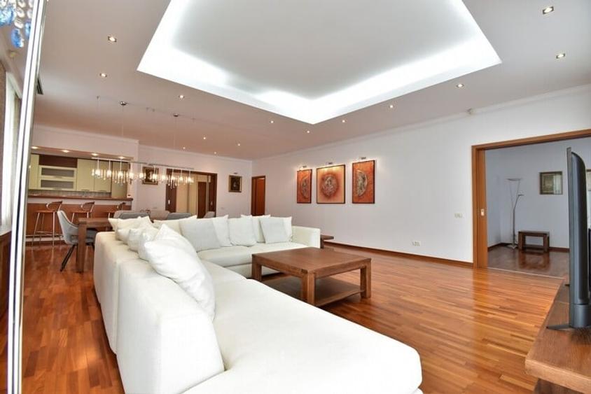 Renovated 3 bedroom apartment next to Nordului Street - 3