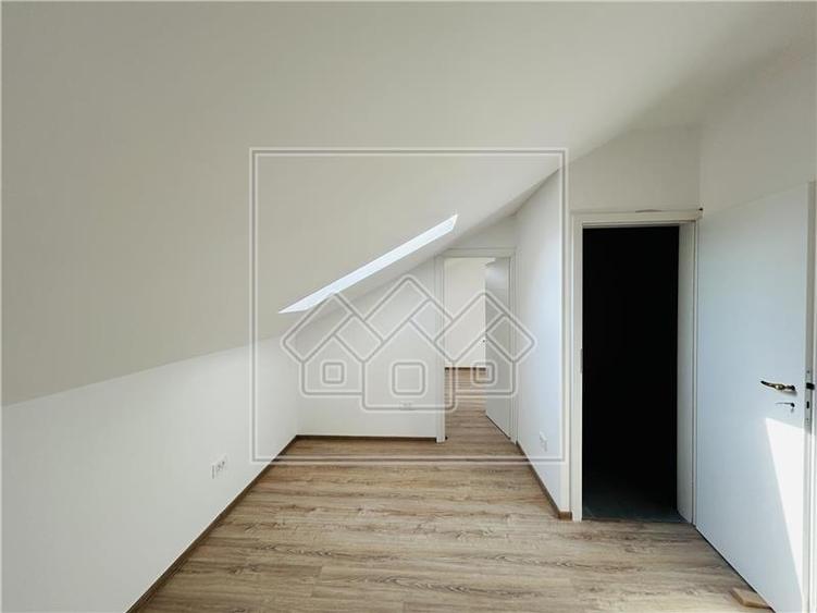 Apartament de vanzare in Sibiu - 4 camere, balcon - ap la vila - 17