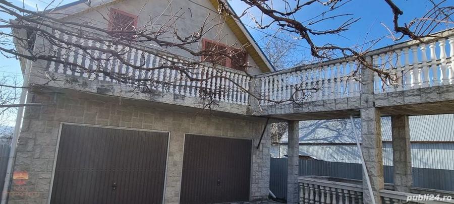 De vanzare locuin?a in Roznov , situata pe strada Nicolae Roznovanu.Suprafa?a construibila de 459 mp - 7