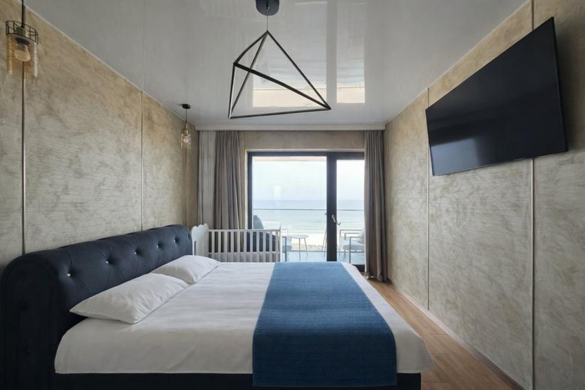 Vedere frontala la mare in primul rand la promenada - 5