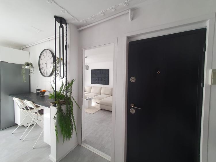 Vand apartament 3 camere zona Micalaca renovat modern -gata de mutat! - 10
