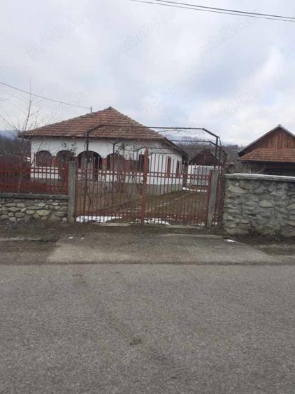 SCHIMB sau VAND casa la tara cu apartament , - 3