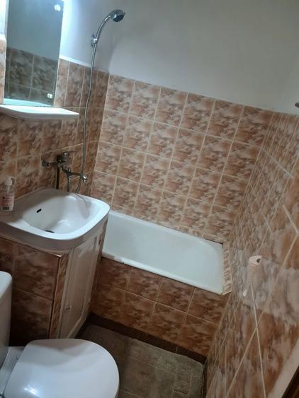 Inchiriez garsoniera - 2