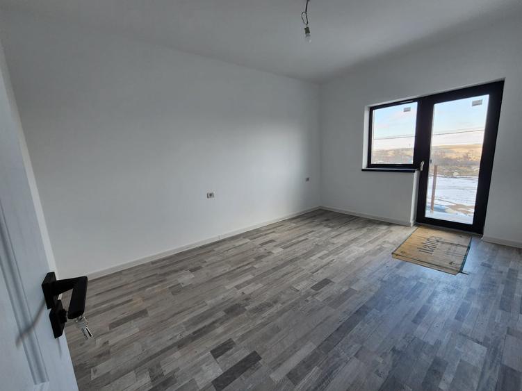 CASA INDIVIDUALA , 4 CAMERE, 2 BAI , BECI , MIROSLAVA - 6