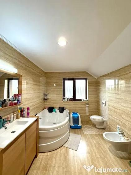 Casa ultrafinisata cu 4 camere, in suprafa?a de 190 mp, Z - 11