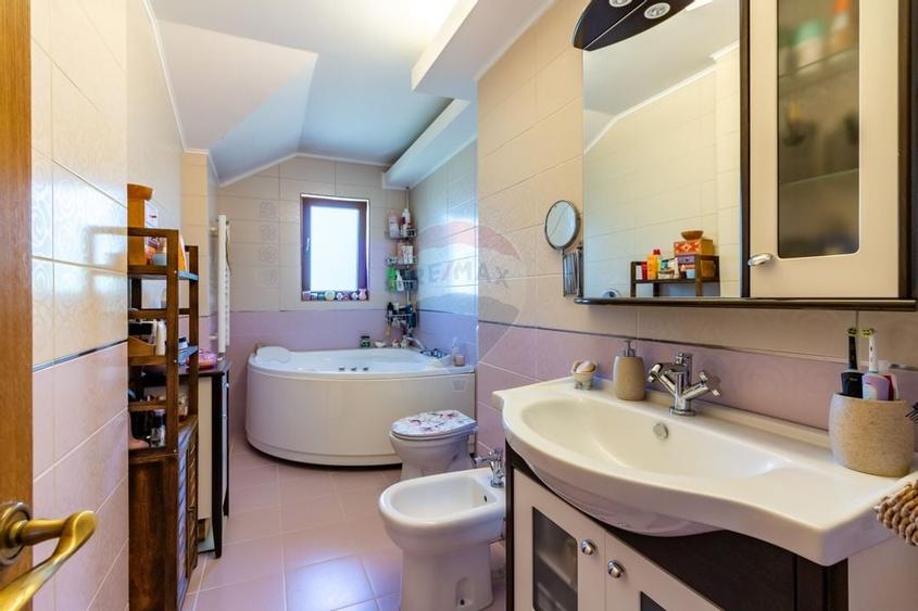 Casă / Vilă de vanzare in Corbeanca, str. Laguna albastra, langa lac - 17