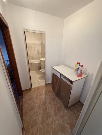 Apartament 2 camere, zona Andrei Mureșanu, etaj 4/4 - 5