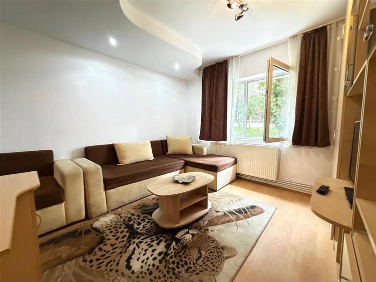 Garsoniera decomandata zona Vasile Aaron - 1