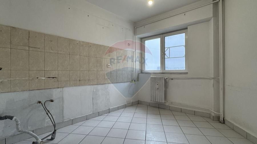Apartament cu 4 camere de vânzare în zona 13 Septembrie - 13