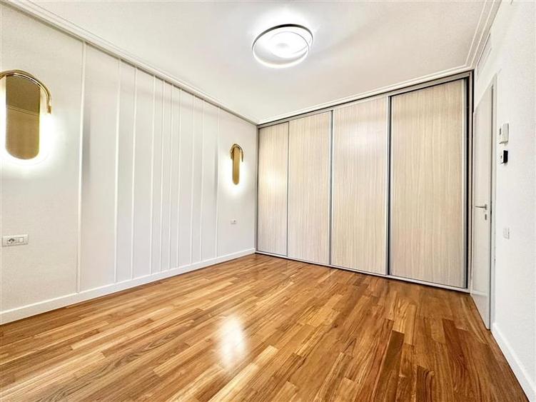 Apartament cu 4 camere decomandat, mobilat în Capitale