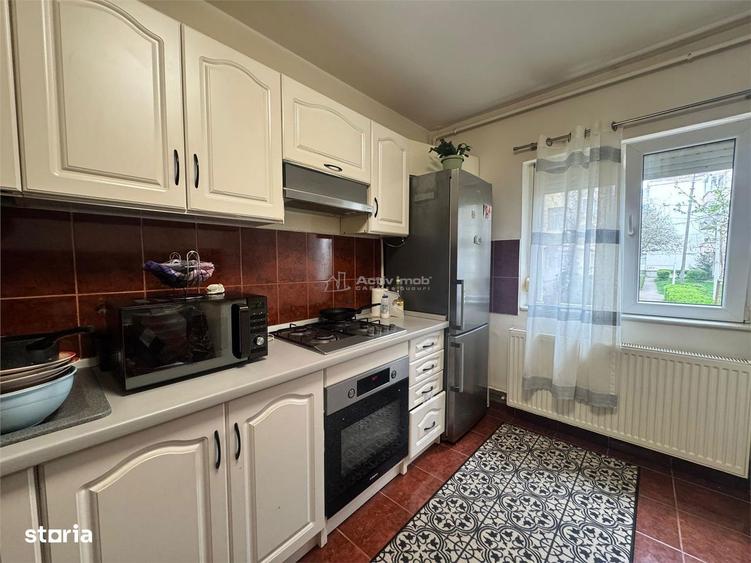 3 camere - 2 bai - Parter inalt - 9