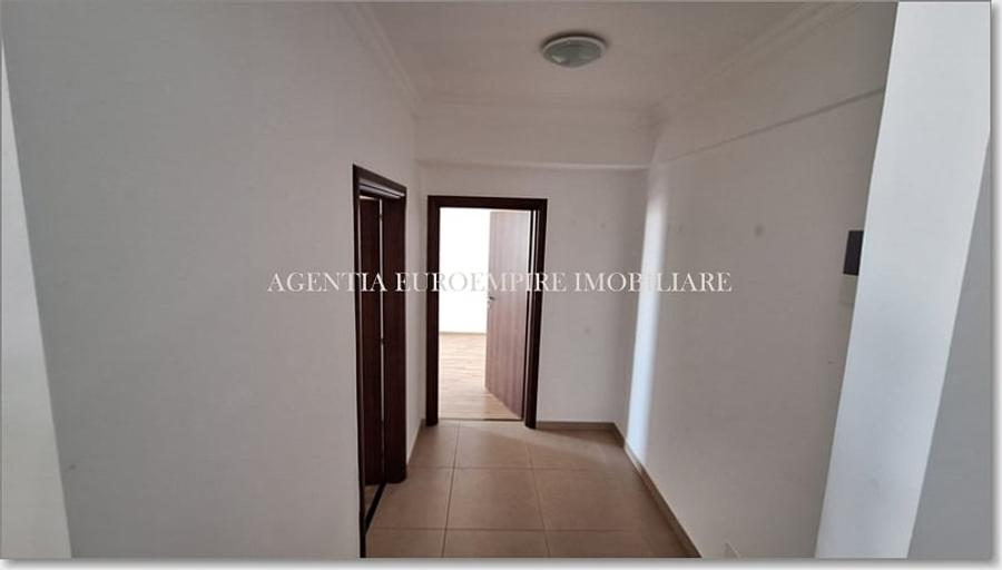 Apartament de vanzare in Constanta, Km 5 - 3 camere decomandat - 15