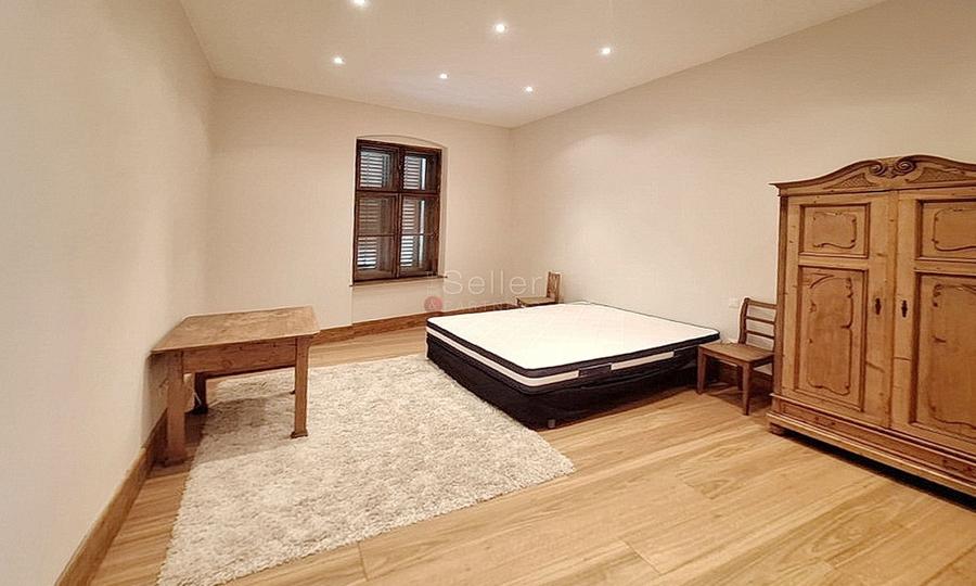 Casa saseasca cu teren generos - 16