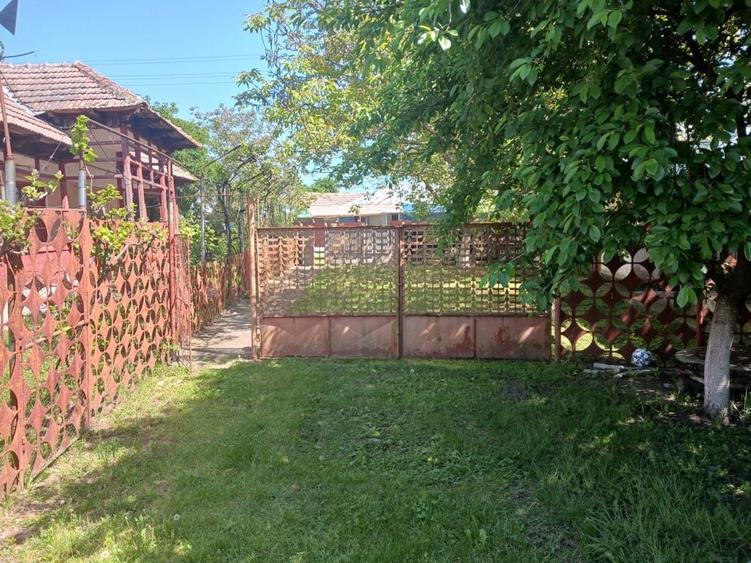 Casa cu teren de vanzare in comuna Verguleasa, judetul Olt - 4